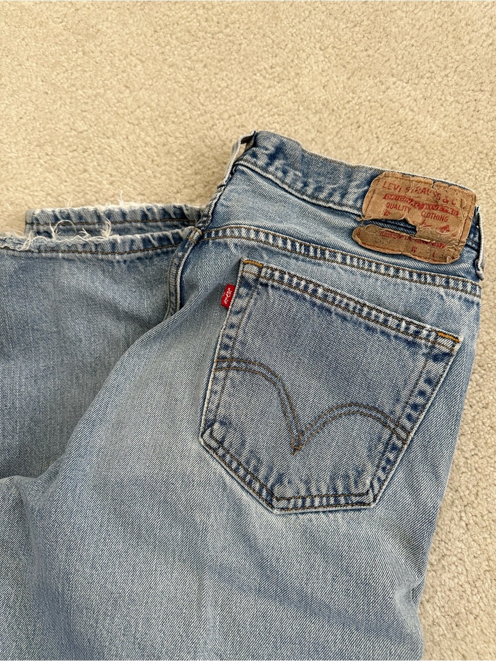 Vintage Levi's 1990’s 560 loose-tapered jeans with a grunge fit 34wx30L